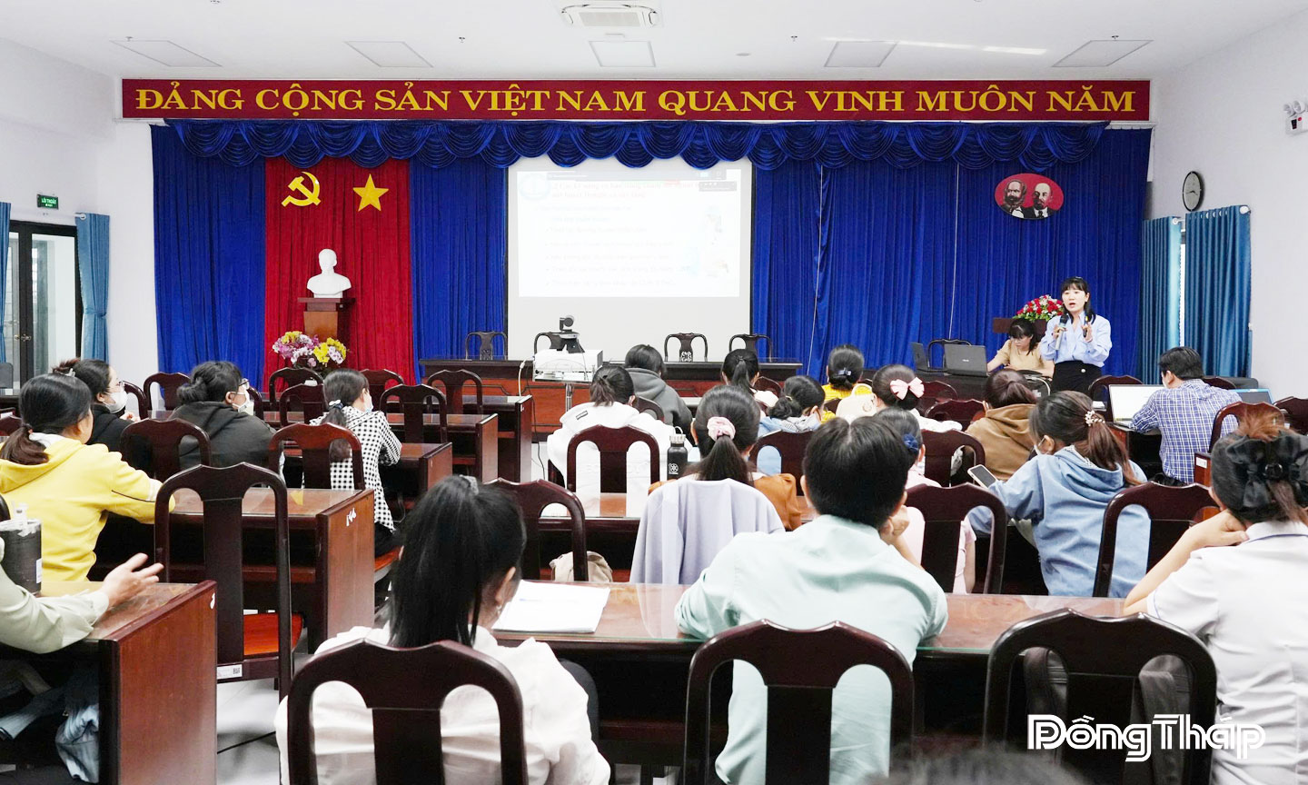   Quang cảnh lớp tập huấn.