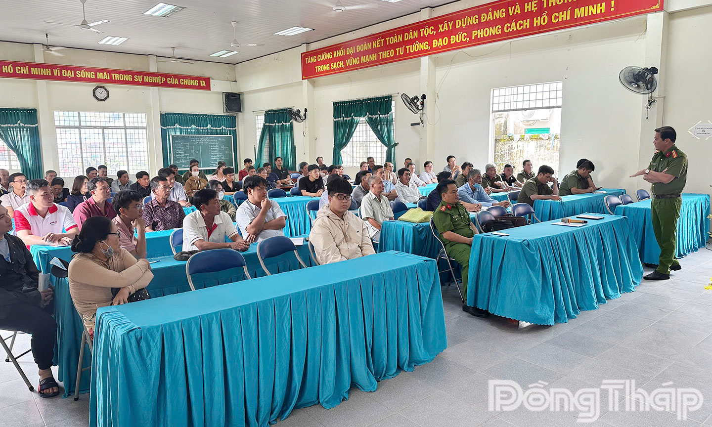 Tuyên truyền cho người dân.