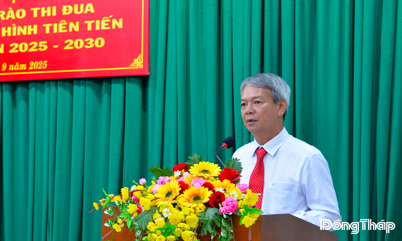 Hiệu trưởng Trường Chính trị tỉnh Đồng Tháp Nguyễn Phước Dũng phát biểu chỉ đạo tại Hội nghị.