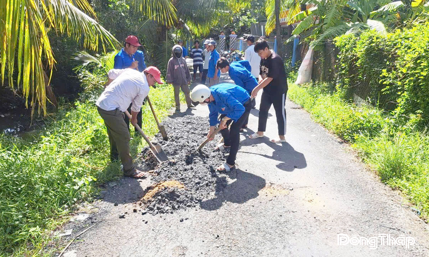Đẩy mạnh thu gom rác thải, giữ gìn vệ sinh môi trường.