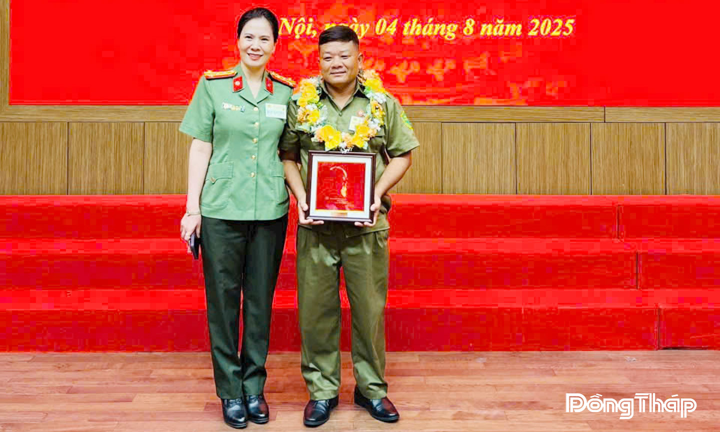 đồng chí Nguyễn Văn Dư  là tấm gương sáng trong công tác đấu tranh, truy bắt tội phạm.        Ảnh: NVCC