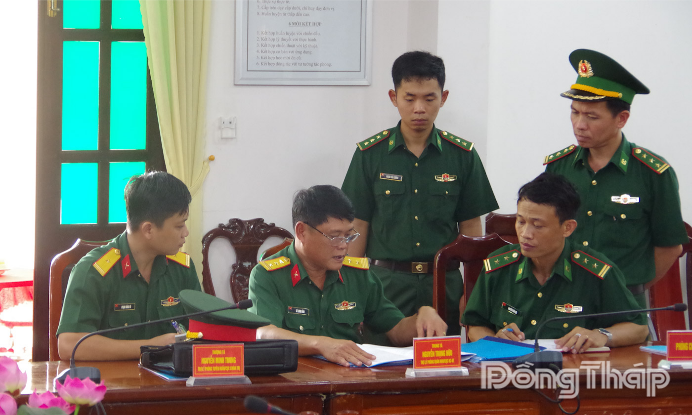 Kiểm tra hệ thống văn kiện, kế hoạch, sổ sách, giáo án, thống kê huấn luyện. 