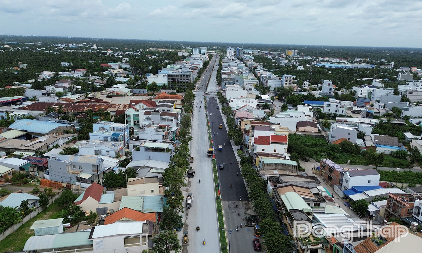 Các nhà thầu đang tập trung huy động nhân lực, thiết bị tăng tốc thi công.
