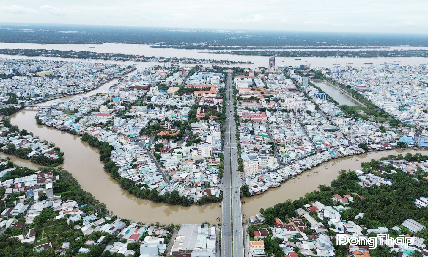 Một góc Mỹ Tho nhìn từ trên cao. 															                              Ảnh: MINH THÀNH