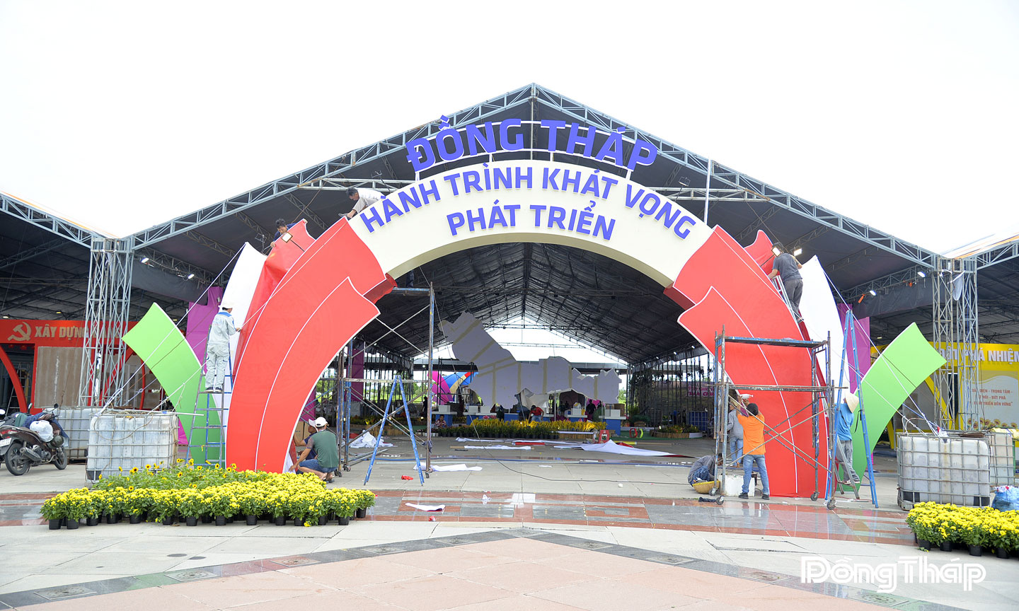 Triển lãm thành tựu kinh tế - xã hội với chủ đề “Đồng Tháp - Hành trình khát vọng”  sẽ diễn ra tại Quảng trường Hùng Vương (phường Đạo Thạnh).     Ảnh: VĂN THẢO