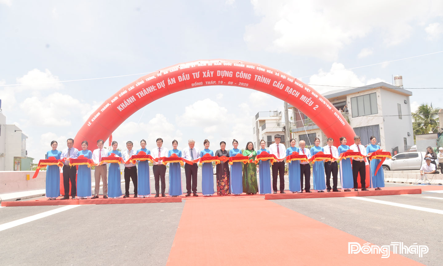  Nghi thức cắt băng khánh thành Dự án cầu Rạch Miễu 2.
