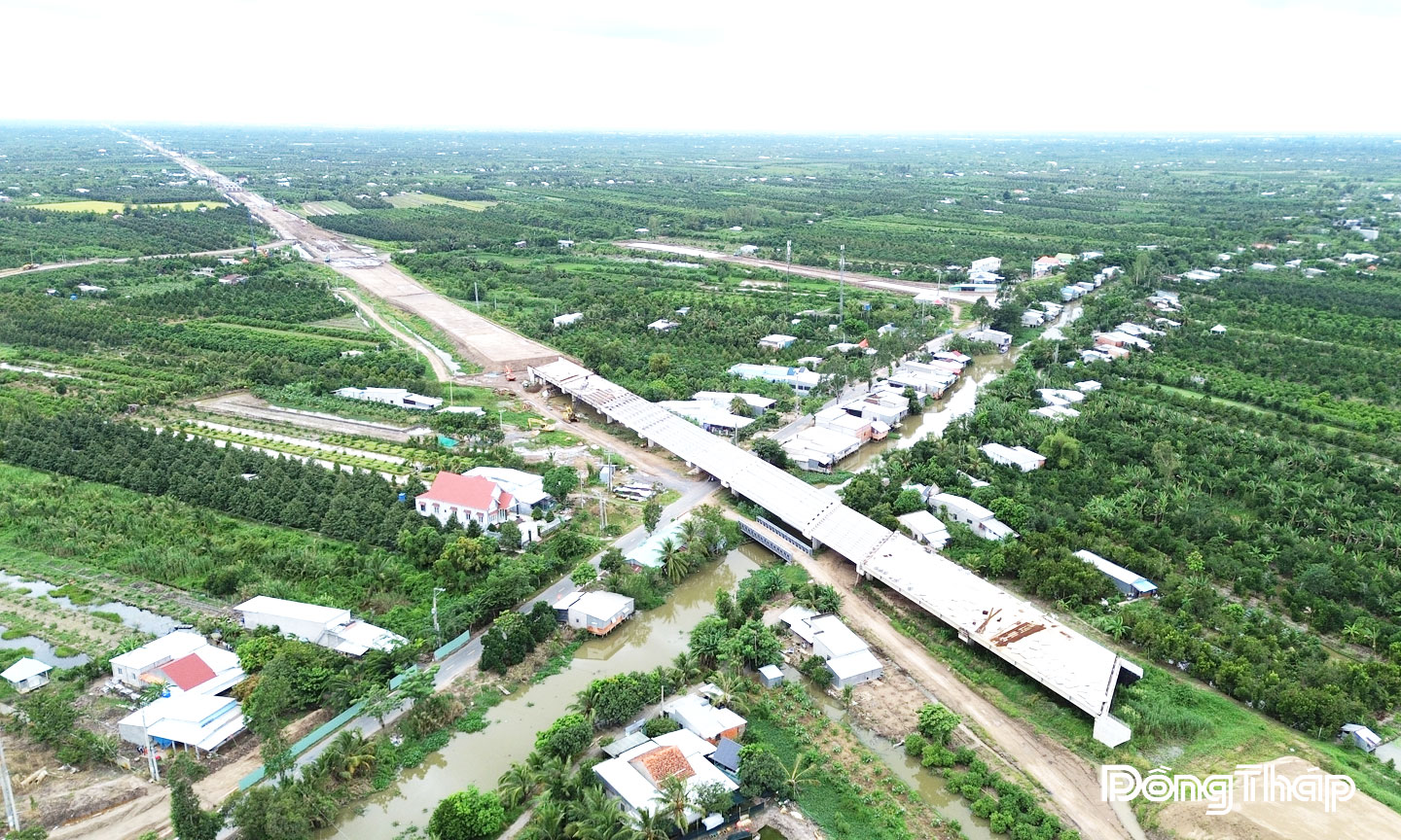 Dự án thành phần 2 cao tốc Cao Lãnh - An Hữu giai đoạn 1 hiện đang được đẩy nhanh tiến độ. 
