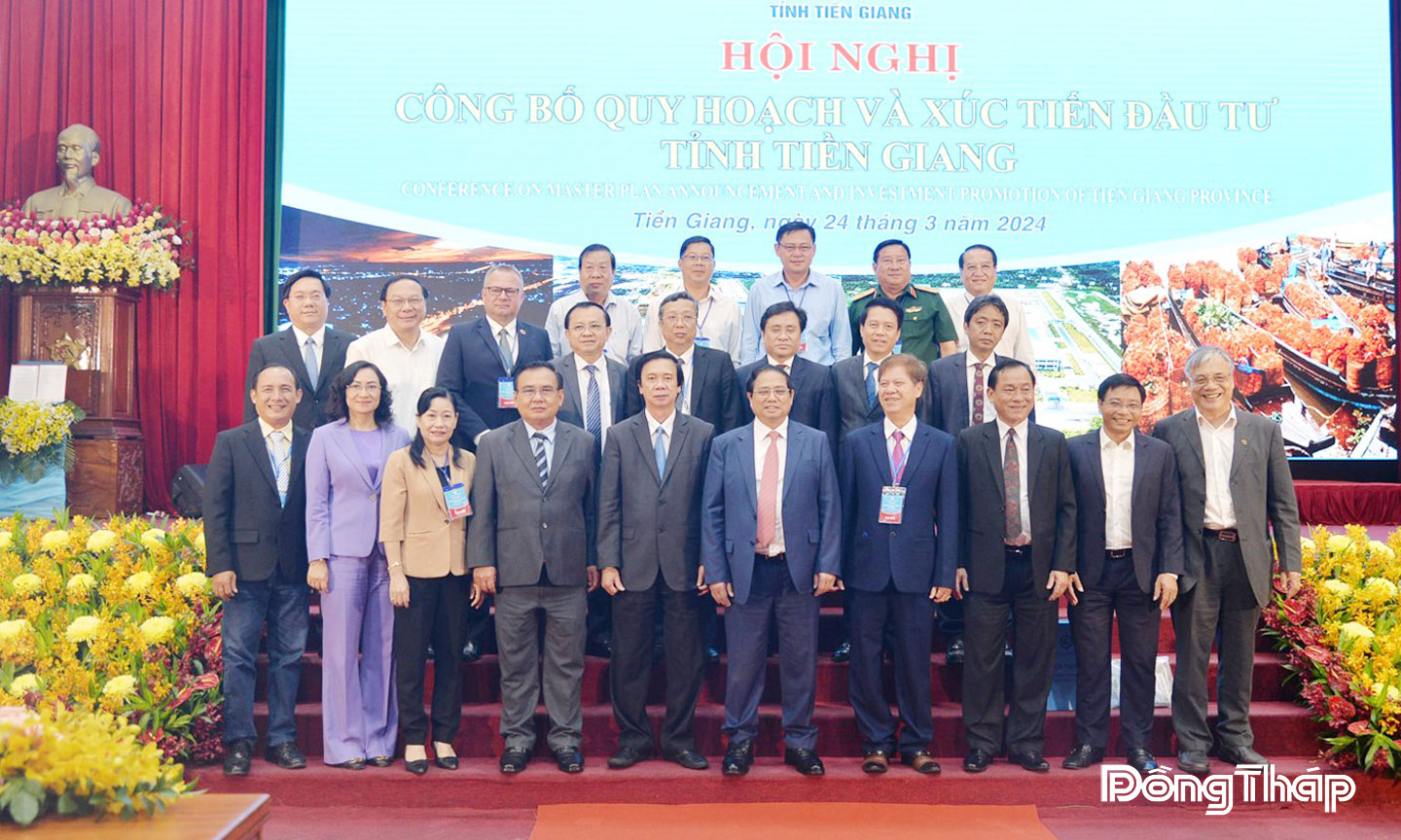 Sáng 24-3-2025, tại Hội trường Ấp Bắc (Trung tâm Hội nghị tỉnh Tiền Giang), UBND tỉnh Tiền Giang (cũ) long trọng tổ chức Hội nghị Công bố Quy hoạch và Xúc tiến đầu tư tỉnh Tiền Giang. 