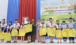Trao tặng 300 phần quà trung thu cho học sinh Trường Tiểu học Tân Thạnh