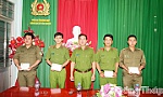 Khen thưởng lực lượng Công an xã Tân Dương dũng cảm trấn áp đối tượng nghiện ma túy