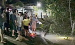 Bé trai 10 tuổi đùa giỡn trượt xuống sông chết đuối