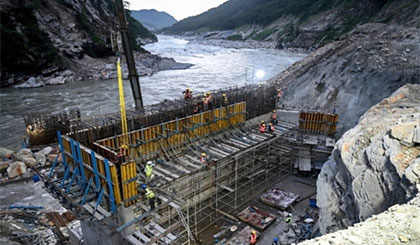 Ấn Độ xây siêu đập cạnh tranh với Trung Quốc