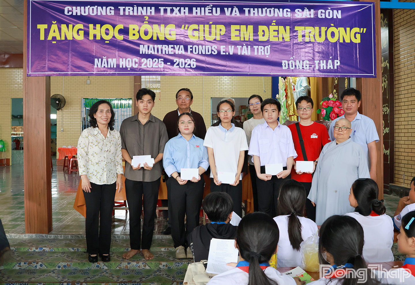 Trao 155 suất học bổng 
