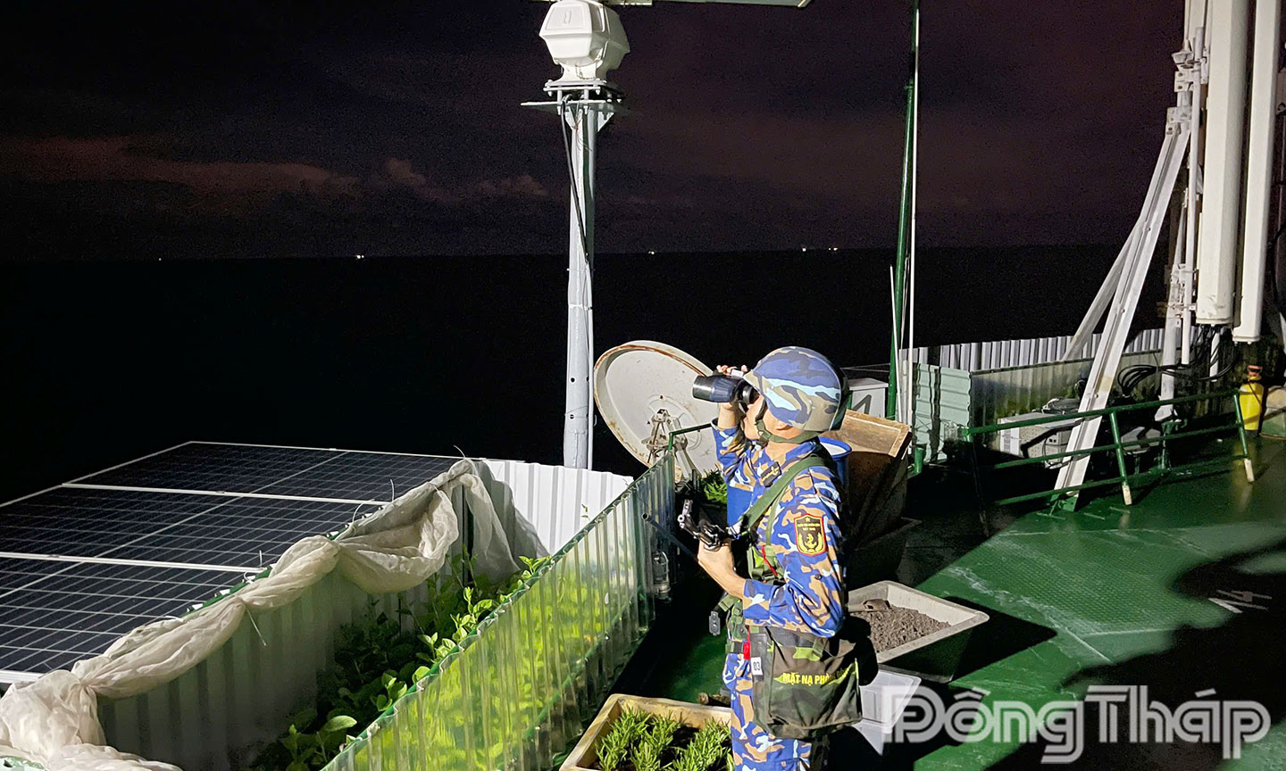 Những người lính ngày, đêm canh gác chủ quyền biển, đảo gửi gắm tình yêu về hậu phương qua chương trình Bố ở nhà giàn - Con ở nhà có bạn