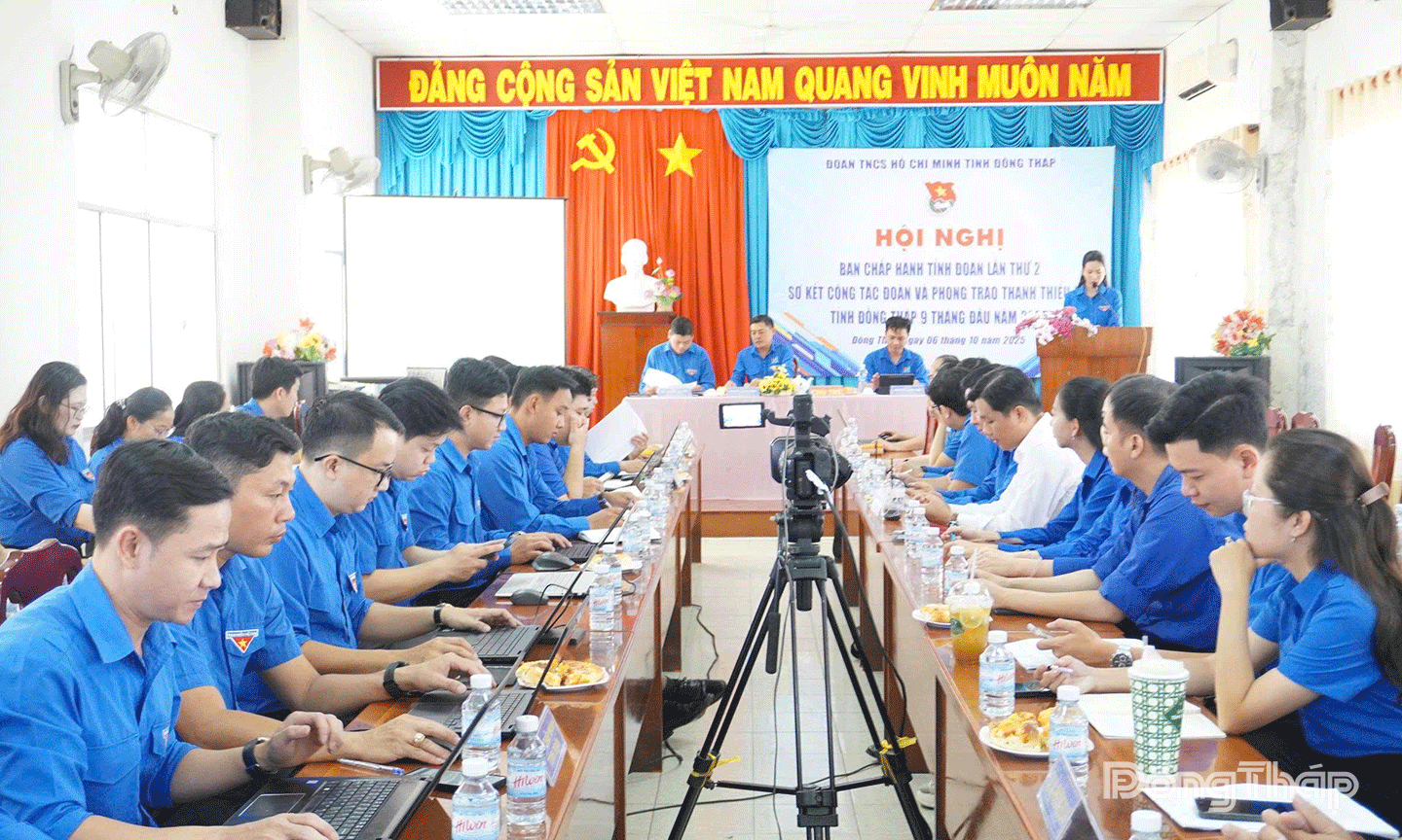 Quang cảnh hội nghị
