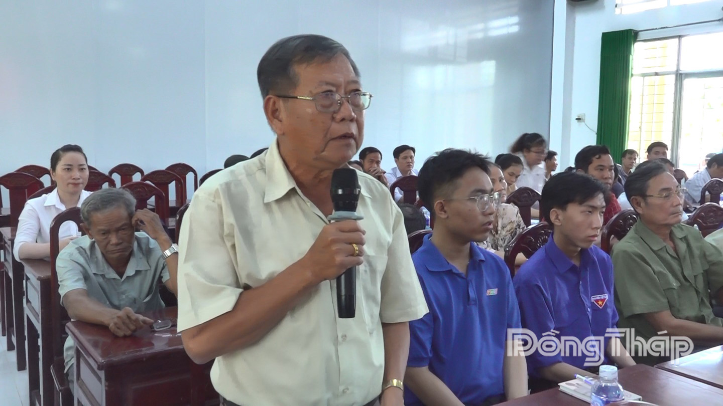 Cử tri xã An Hòa nếu ý kiến tại buổi tiếp xúc cử tri.