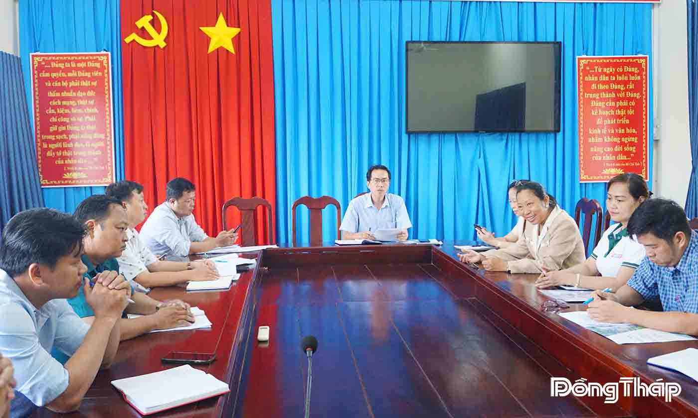 Lãnh đạo Báo và phát thanh, truyền hình Đồng Tháp làm việc với đại diện Đảng ủy, Ủy ban nhân dân xã Mỹ Lợi 