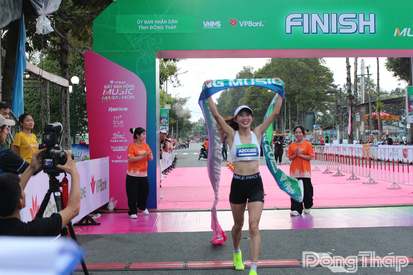 Vận động viên Nguyễn Khánh Ly (TP. Đà Nẵng) giành giải Nhất cự ly 21 km nữ.