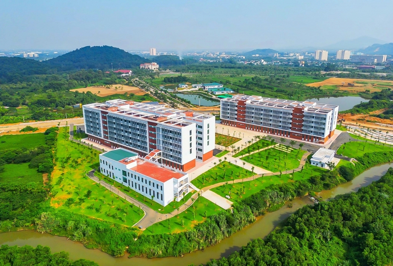 Khuôn viên Đại học Quốc gia Hà Nội tại Hòa Lạc.