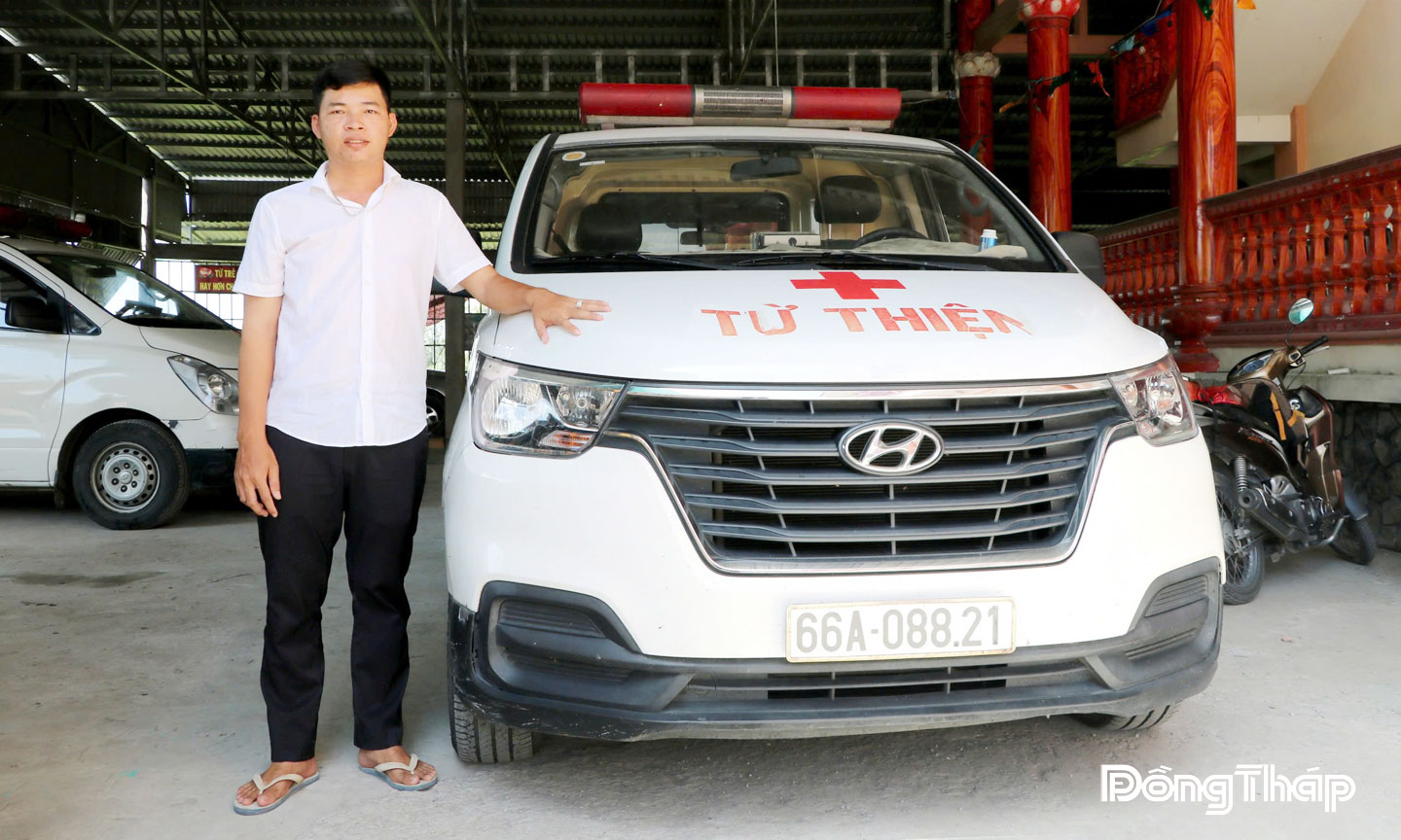 Anh Nguyễn Trường Giang tích cực lái xe chuyển viện miễn phí  cho người nghèo.