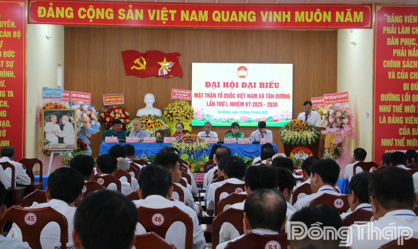Quang cảnh đại hội.