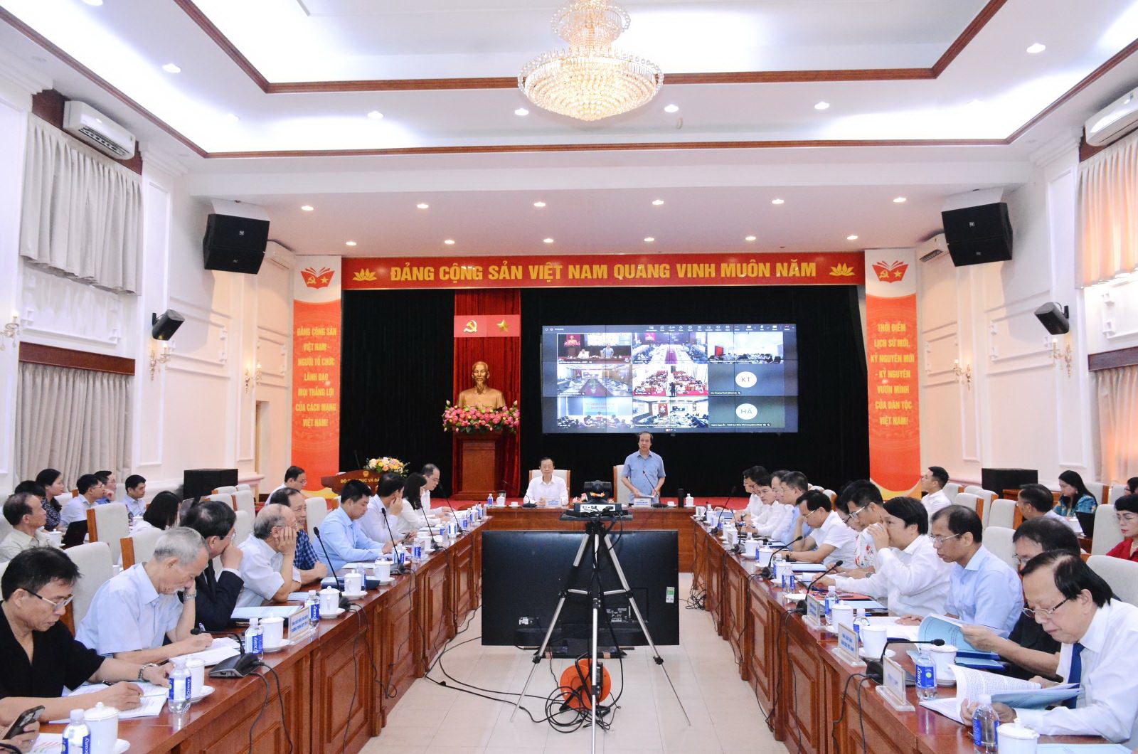 Quang cảnh Hội nghị. Ảnh: LV