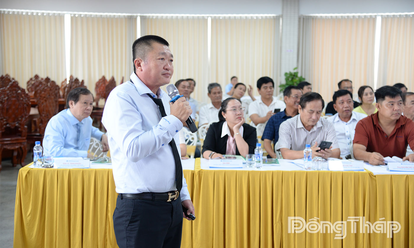 Ông Bùi Băng Sơn, Giám đốc Công ty TNHH Thương mại Dịch vụ Trí Sơn  phát biểu tại hội thảo.