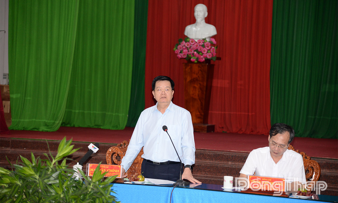 Phó Thủ tướng Chính phủ Mai Văn Chính phát biểu tại buổi làm việc với phường Đạo Thạnh.