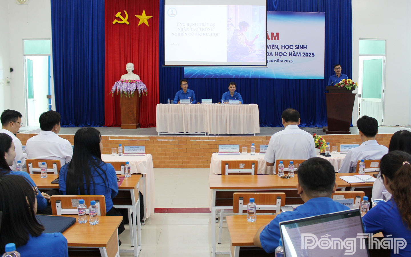 Quang cảnh buổi Tọa đàm.