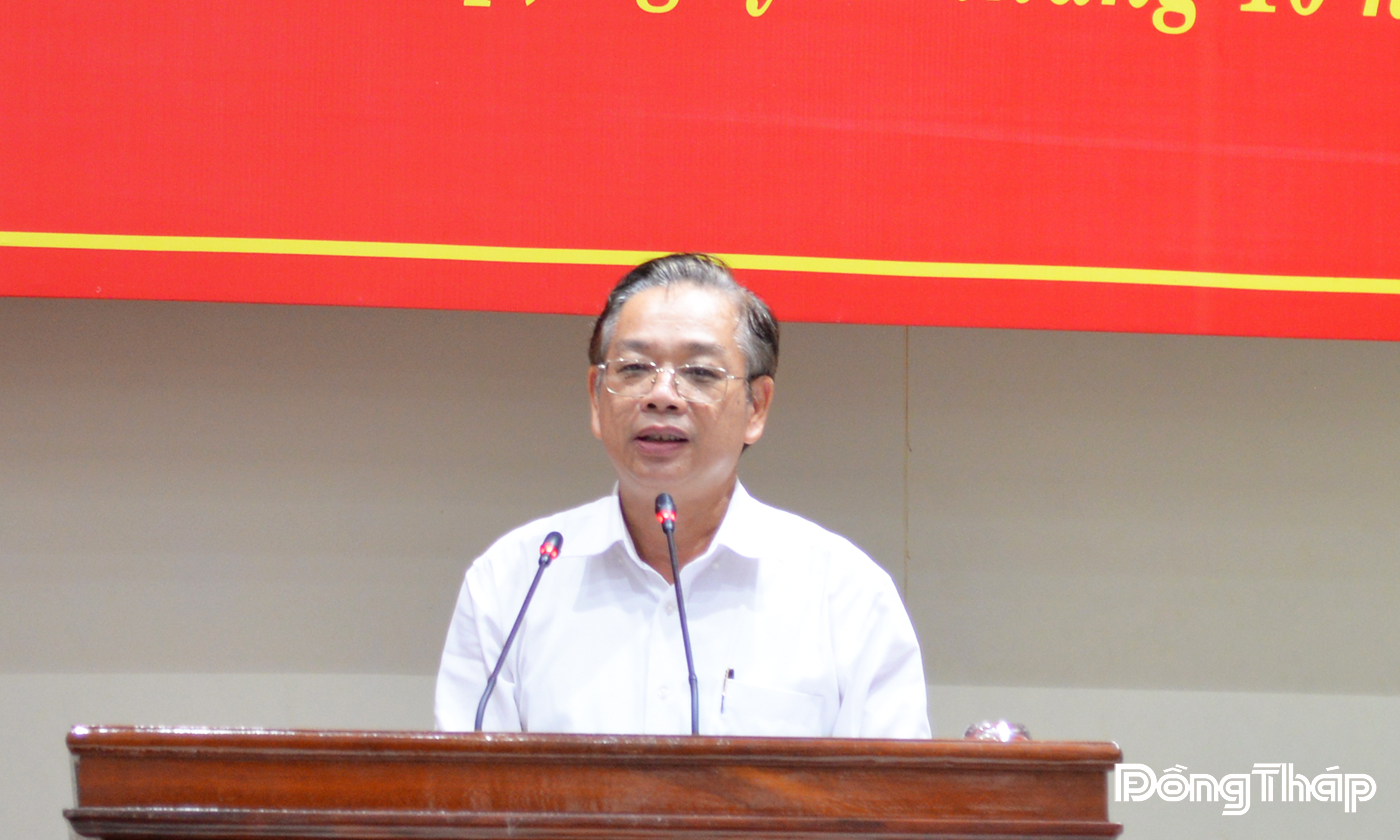 Đại biểu đại diện các sở, ngành có liên quan phát biểu tham luận, trao đổi ý kiến thảo luận  tại hội nghị.