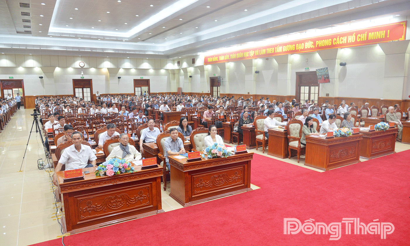 Đại biểu dự tại Hội trường Ấp Bắc, Trung tâm Hội nghị tỉnh.