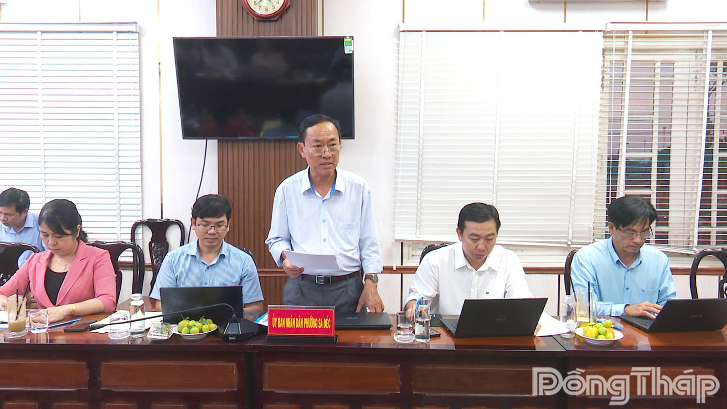 Ông Nguyễn Văn Tâm - Chủ tịch UBND phường Sa Đéc phát biểu tiếp thu các ý kiến đóng góp của đoàn kiểm tra