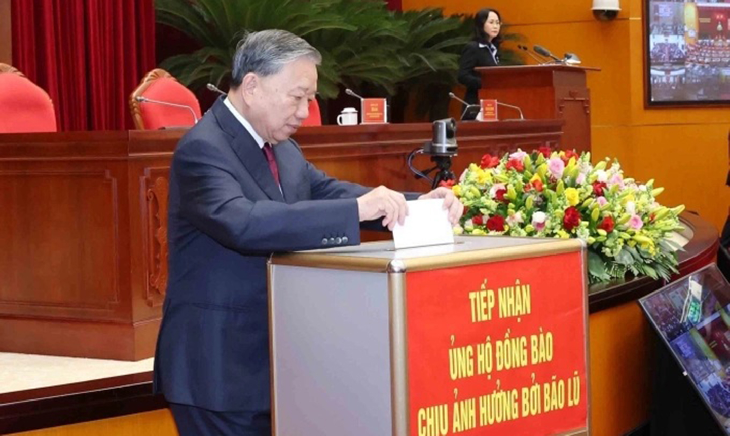 Tổng Bí thư ủng hộ người dân vùng lũ