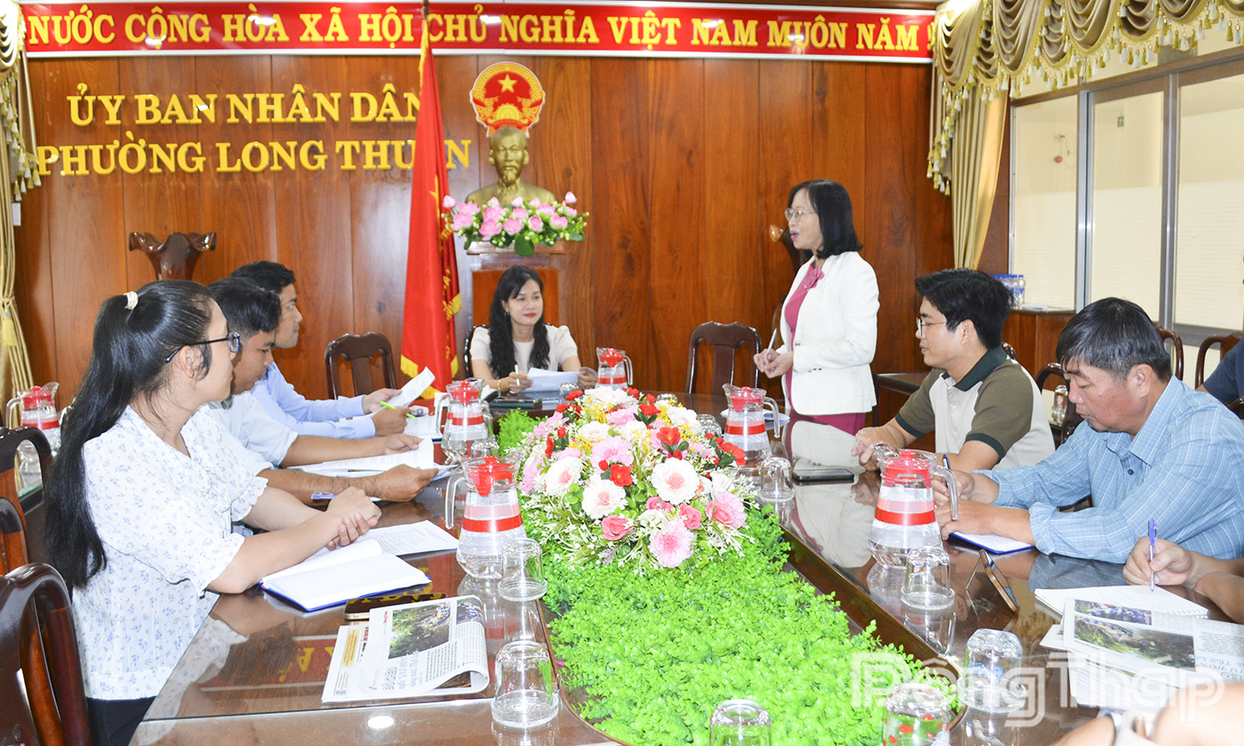 Lãnh đạo Báo và phát thanh, truyền hình Đồng Tháp làm việc với phường Long Thuận và xã Tân Hòa