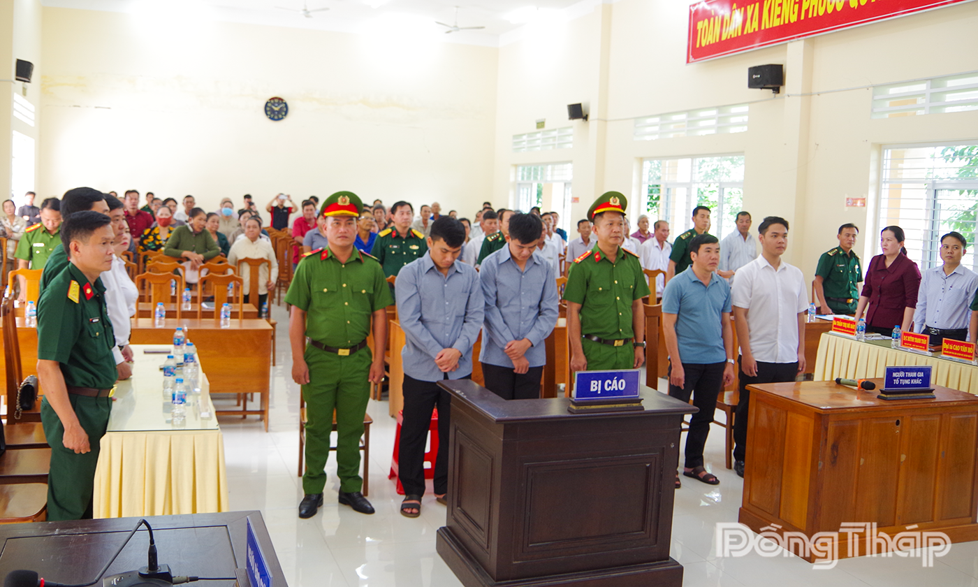 Quang cảnh tại phiên tòa giả định tại xã Gia Thuận, tỉnh Đồng Tháp.