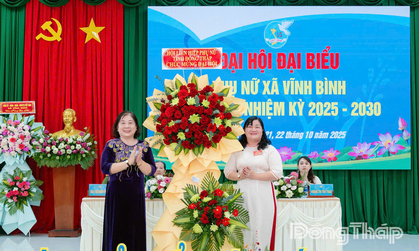 Phó Chủ tịch Hội LHPN tỉnh Nguyễn Thị Kiều Tiên dự Đại hội đại biểu phụ nữ xã Vĩnh Bình.