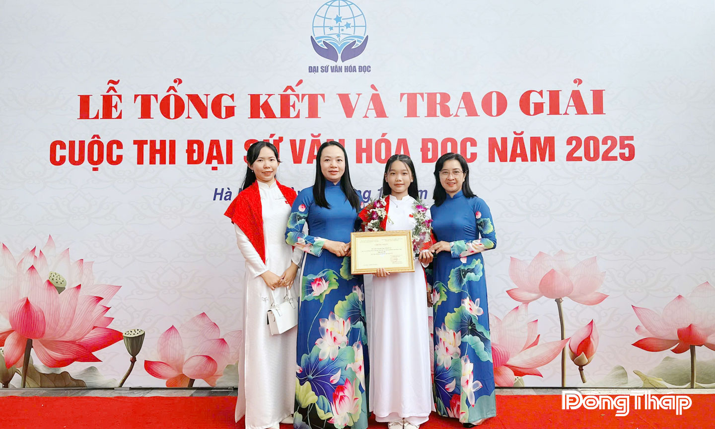 Em Huỳnh Ngọc Khánh Vy, lớp 8A2, Trường Trung học cơ sở Thường Thới Tiền (xã Thường Phước)  vinh dự đoạt giải C Vòng chung kết Cuộc thi Đại sứ Văn hóa đọc năm 2025.