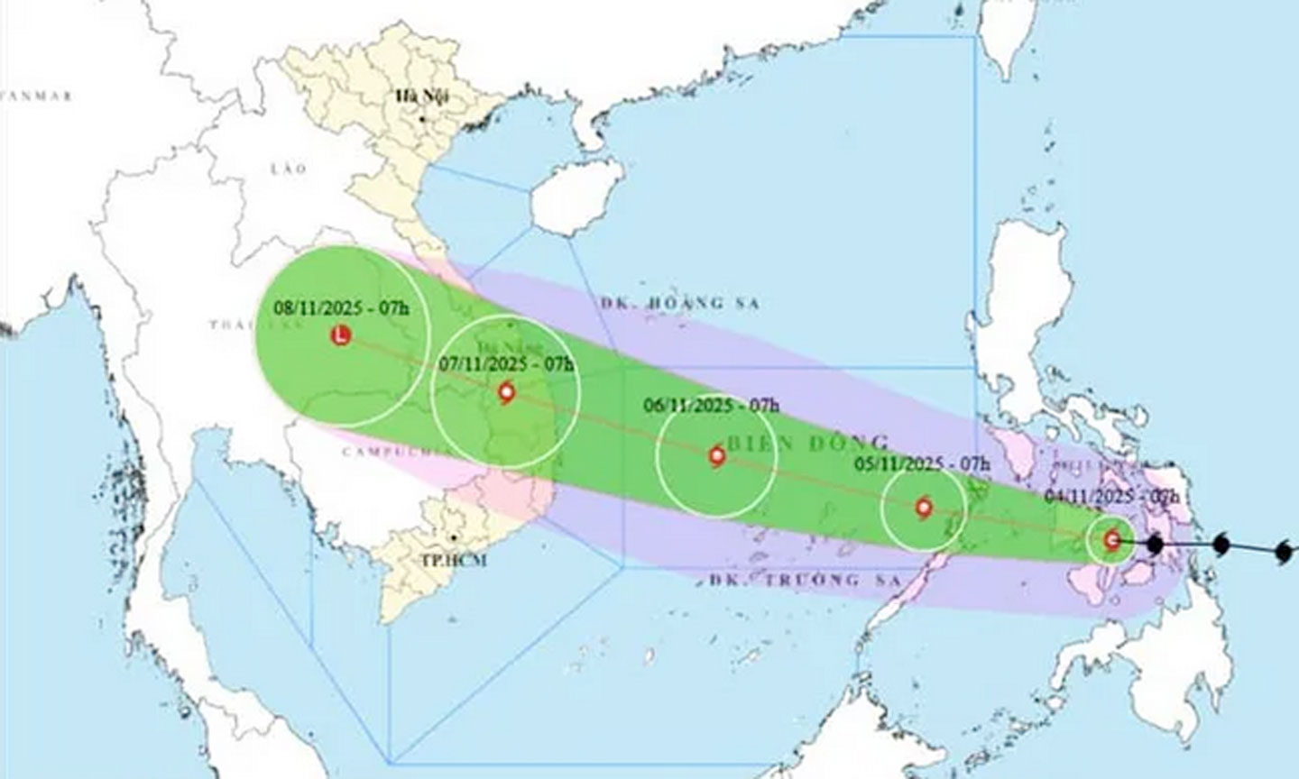 Dự báo vị trí và đường đi của bão số 13. Ảnh: Trung tâm Dự báo khí tượng thủy văn quốc gia.