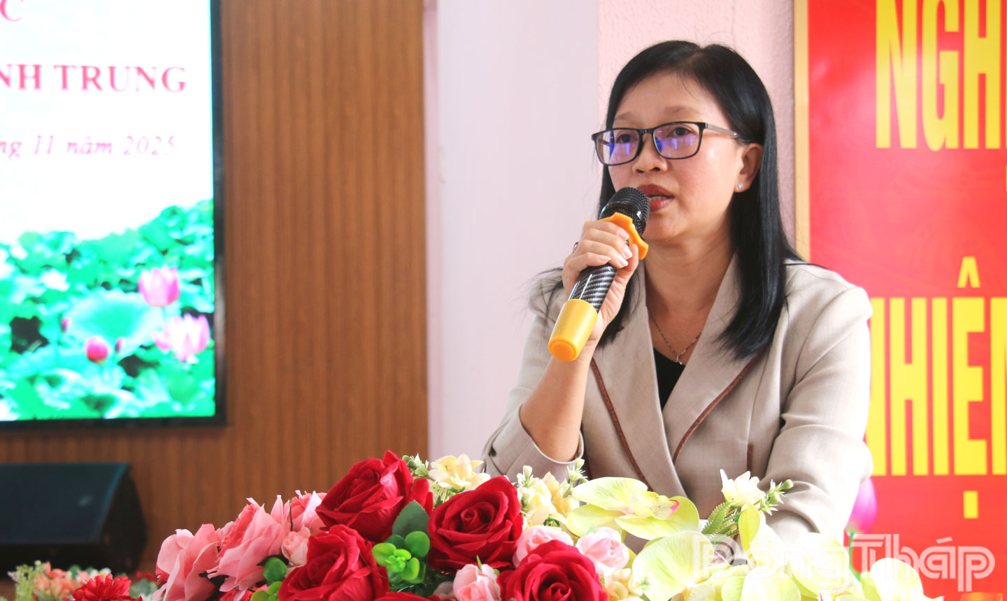 Đồng chí Nguyễn Thị Kim Tuyến, Ủy viên Ban Thường vụ Tỉnh ủy, Trưởng Ban Tuyên giáo và Dân vận Tỉnh ủy Đồng Tháp phát biểu tại Ngày hội.