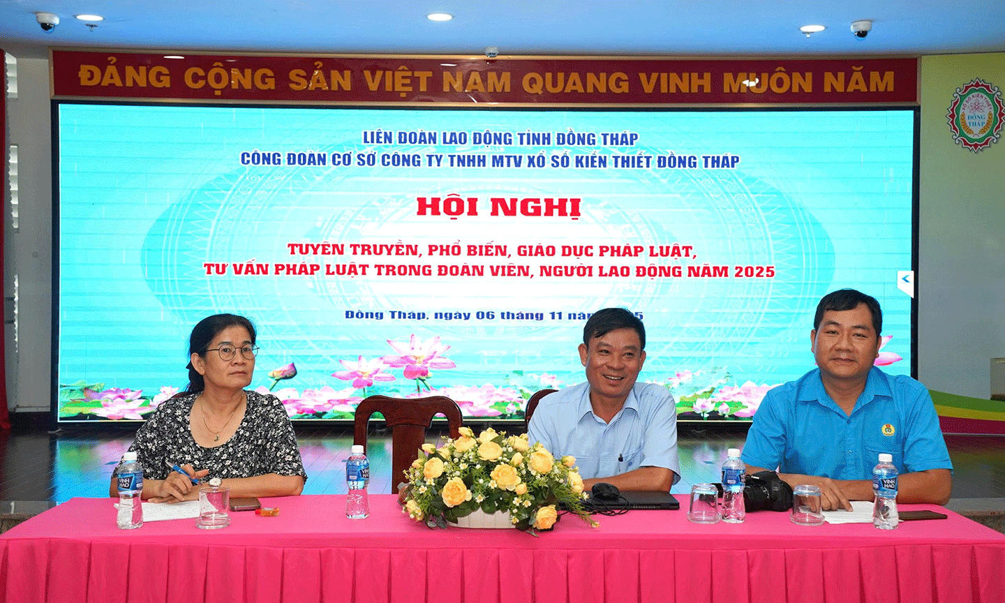 Liên đoàn Lao động tỉnh, Bảo hiểm xã hội tỉnh và Sở Nội vụ tư vấn, giải đáp vướng mắc thực tế của đoàn viên, người lao động