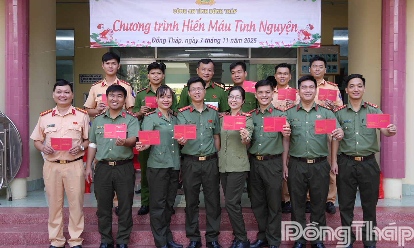 247 đơn vị máu đã được cán bộ, chiến sĩ Công an tỉnh Đồng Tháp hiến tặng. 