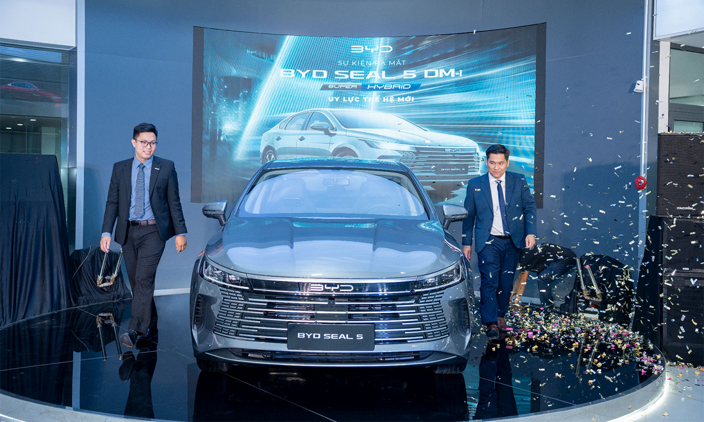 BYD Seal 5 có giá bán chính thức là 696 triệu đồng. 