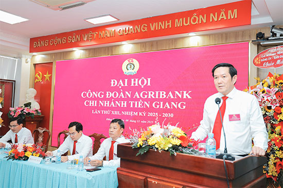 Đồng chí Trương Văn Đoàn, Bí thư Đảng ủy, Giám đốc Agribank Chi nhánh Tiền Giang phát biểu chỉ đạo.