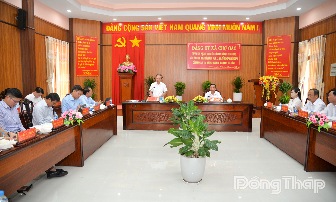 Quang cảnh buổi làm việc.