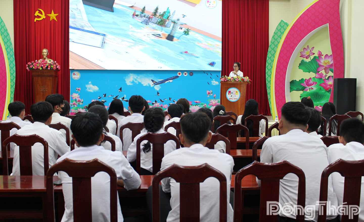 Trung tâm Dịch vụ việc làm Đồng Tháp tư vấn, hướng nghiệp, giới thiệu việc làm cho học sinh nhu cầu làm việc tại Nhật Bản.