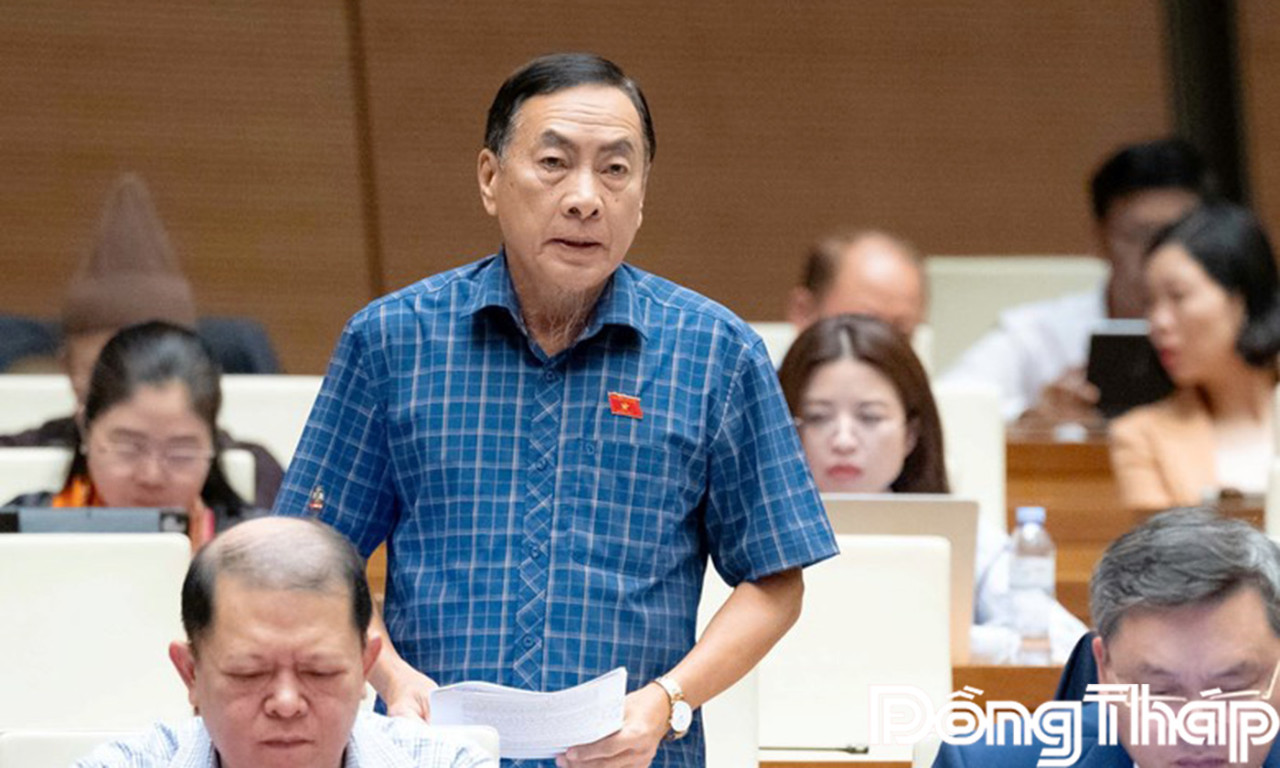 Đại biểu Phạm Văn Hòa, phát biểu tại hội trường