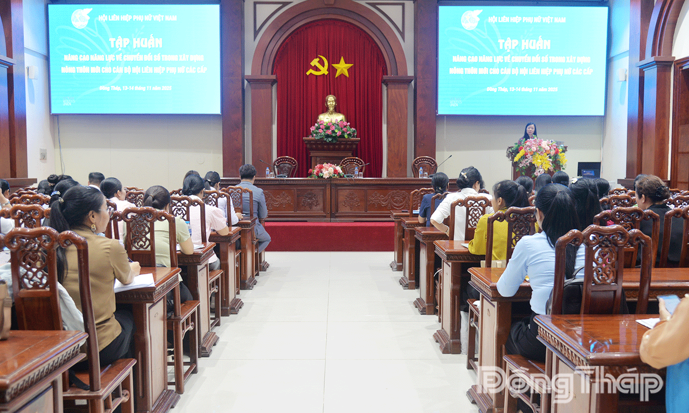 Quang cảnh lớp tập huấn.