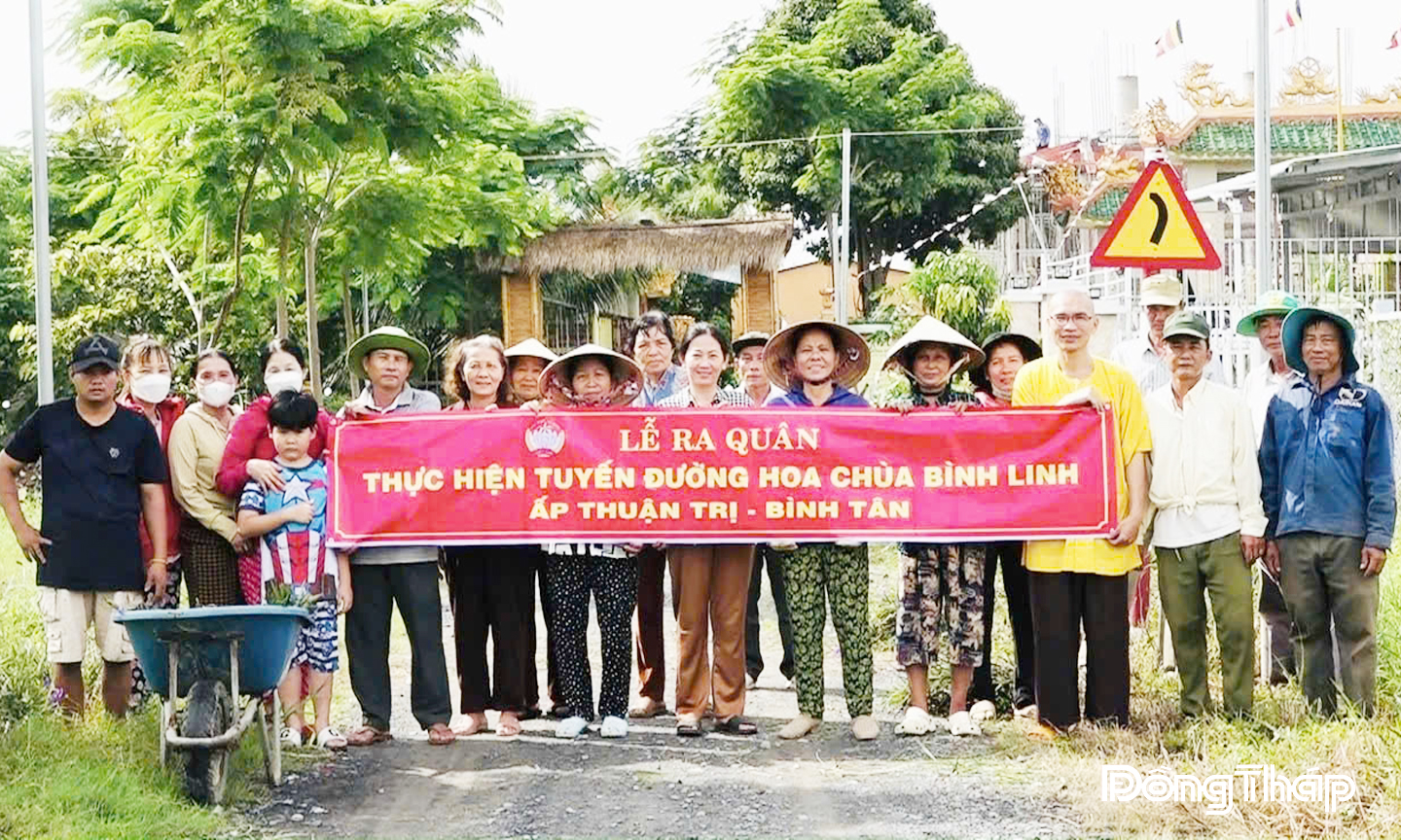 Ra quân thực hiện tuyến đường hoa Chùa Bình Linh (ấp Thuận Trị).