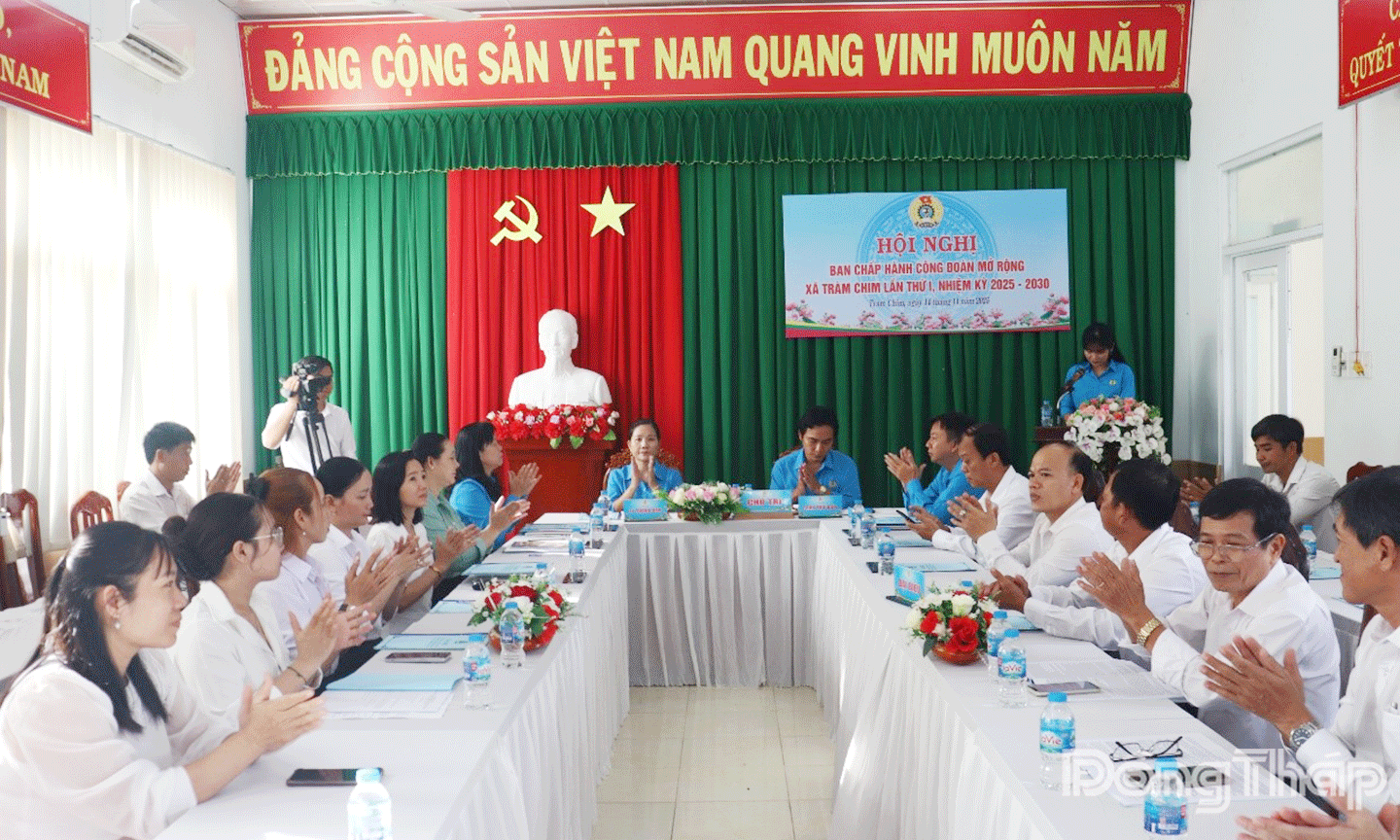 Quang cảnh hội nghị