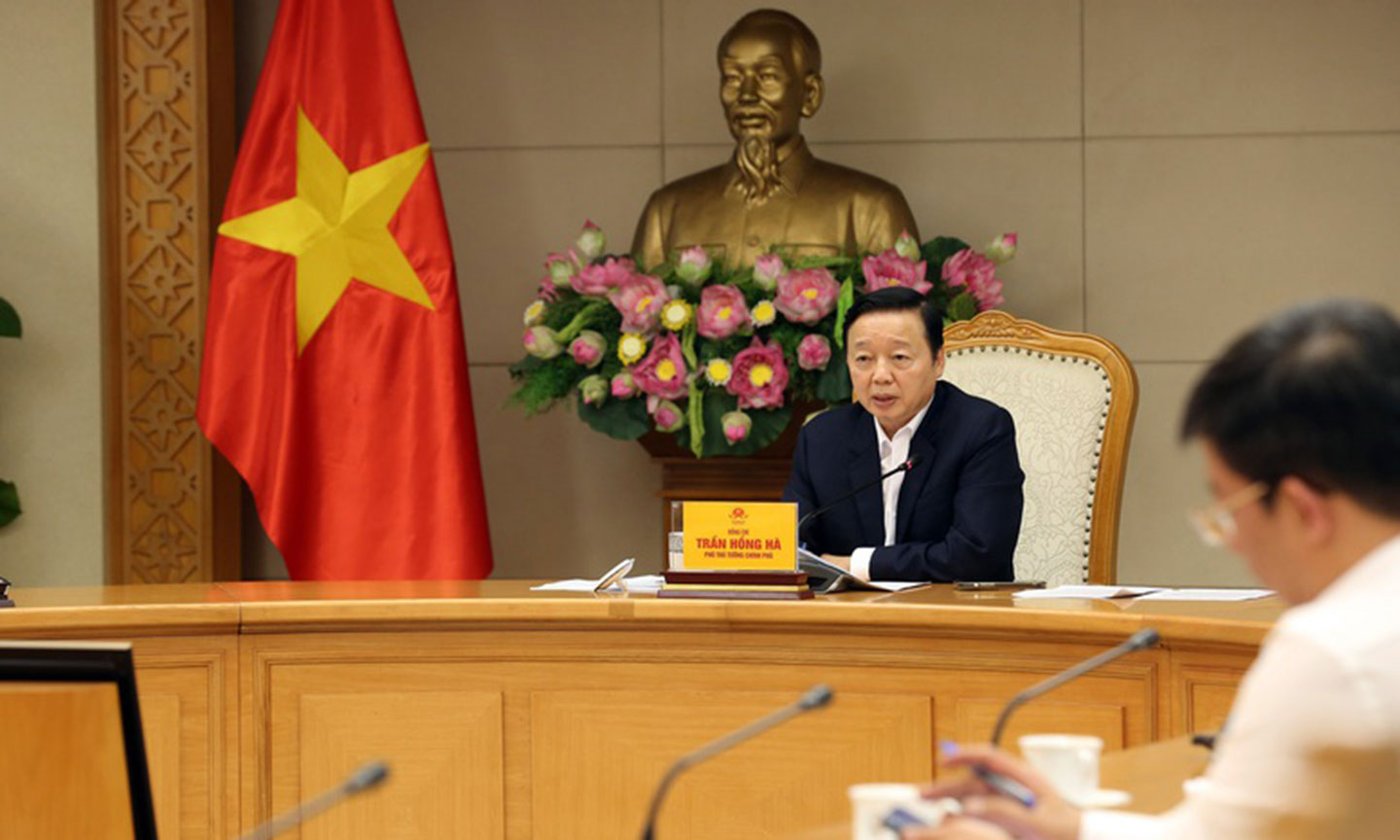 Phó Thủ tướng Trần Hồng Hà làm việc với Bộ Nông nghiệp và Môi trường, các bộ, ngành liên quan về dự án Nghị định chuẩn nghèo đa chiều quốc gia giai đoạn 2026-2030 - Ảnh: VGP/Minh Khôi